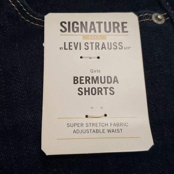 NWT Girls Signature Levi's GOLD Dark Wash Cuffed Bermuda Shorts Sz 7 - Picture 3 of 9